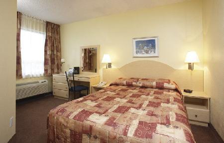Travelodge Montreal Centre 02